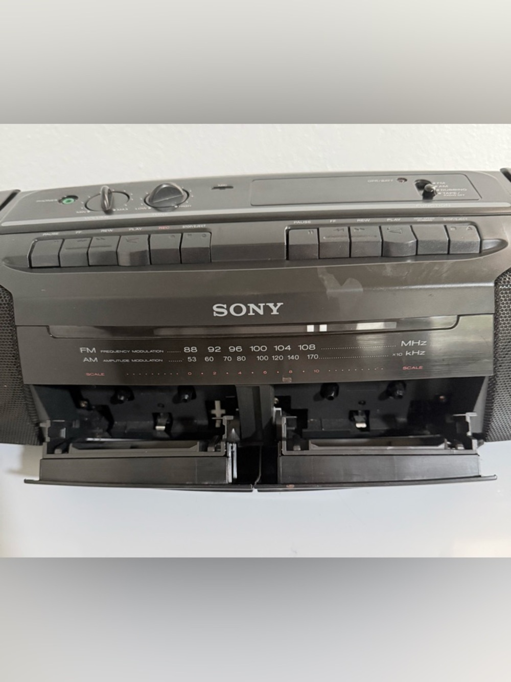 Vintage Sony Black Portable Boombox with AM/FM Radio and Dual Cassette - Picture 4 of 8
